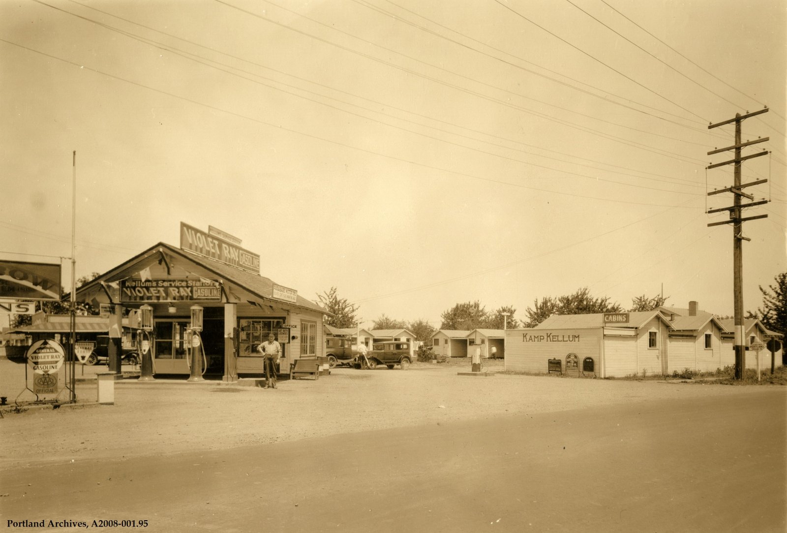 1931-c_exterior-view-of-kamp-kellum-6005-se-72nd-and-woodstock_a2008-001-95.jpg