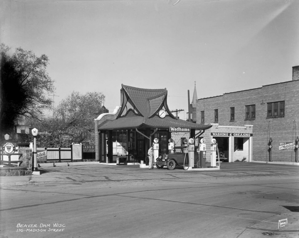 1932 Wadhams Service station in Beaver Dam Wisconsin August 31.jpg