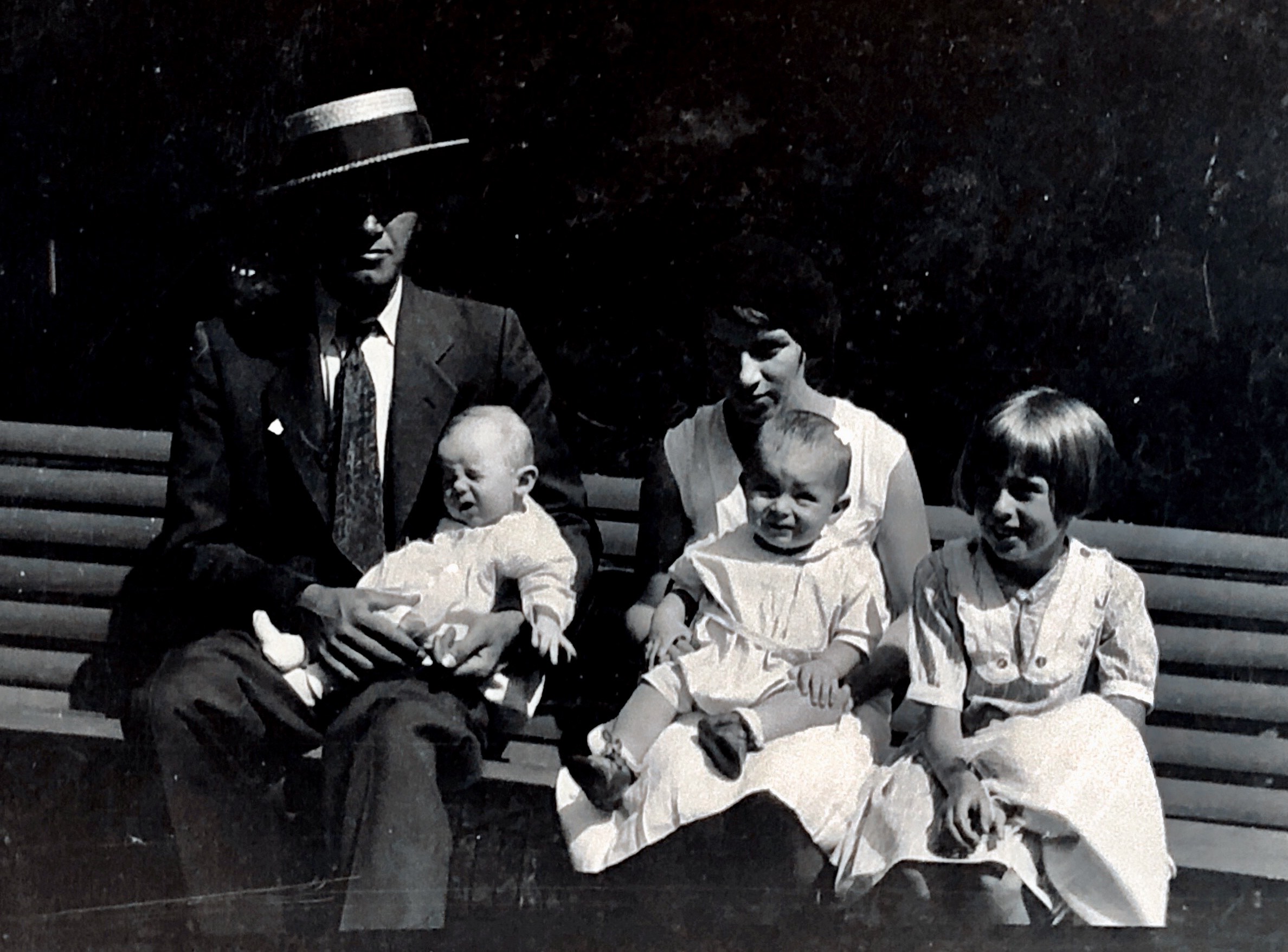 1932_Hufford_Family.jpg