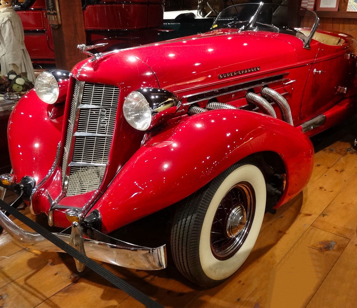 1935 Auburn Bottail Speedster.jpg