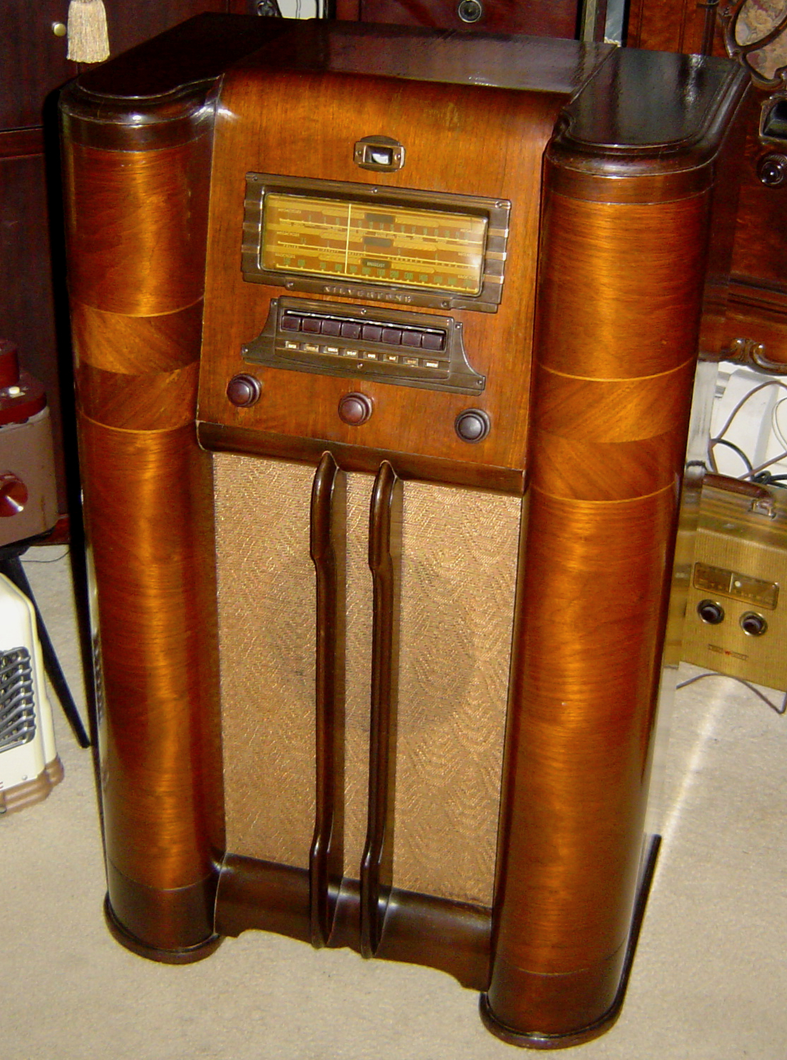 1938 Silvertone 6157.JPG