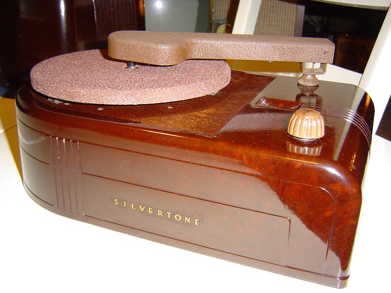 1940 Silvertone 57F05845.JPG