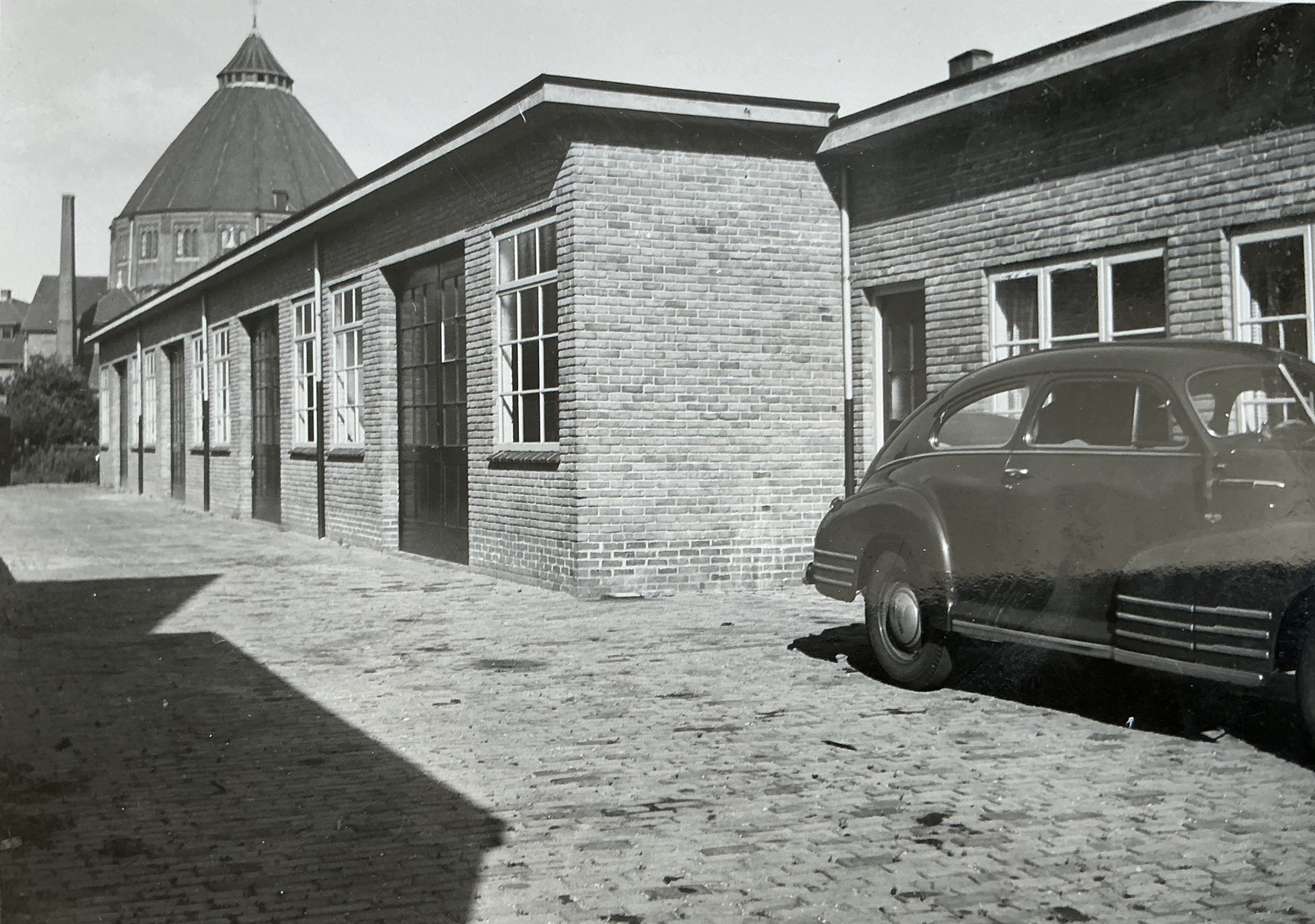 1940s_Deel_van_de_Nederlandse_Hoedenfabriek_in_Bussum_in_de_jaren_1940.jpg