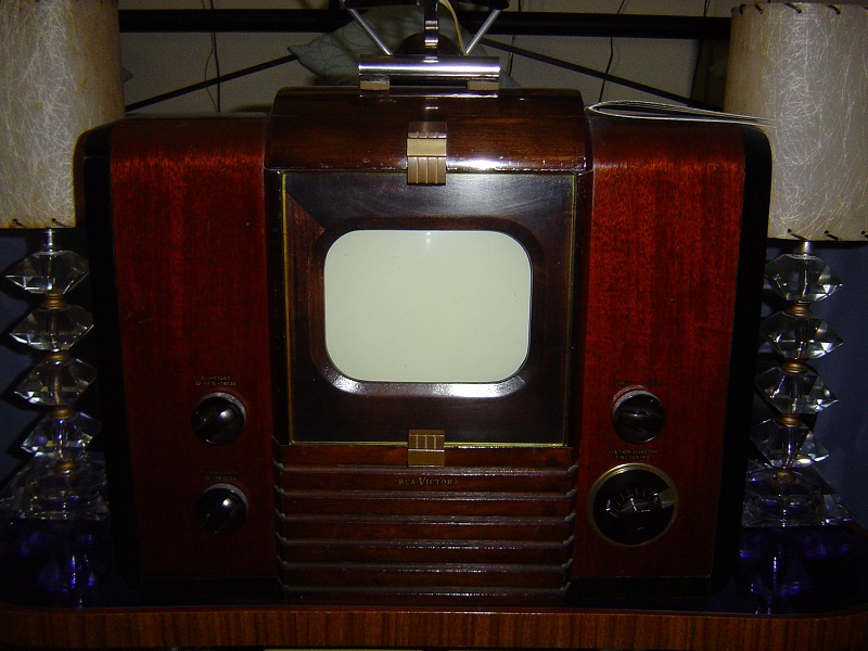 1946 RCA Victor 621TS.JPG