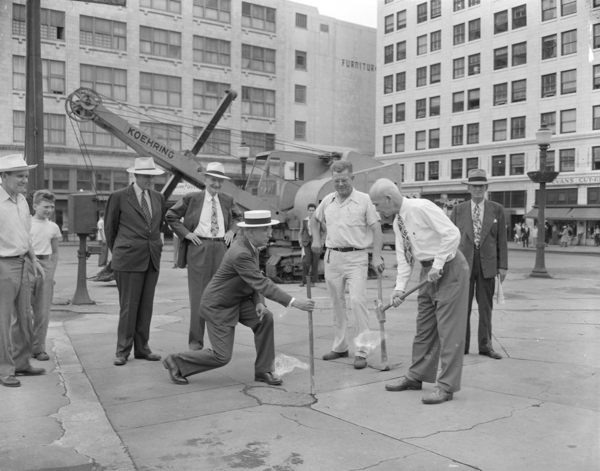 1947_Removing_Pie_In_Square_Springfield_MO.jpg