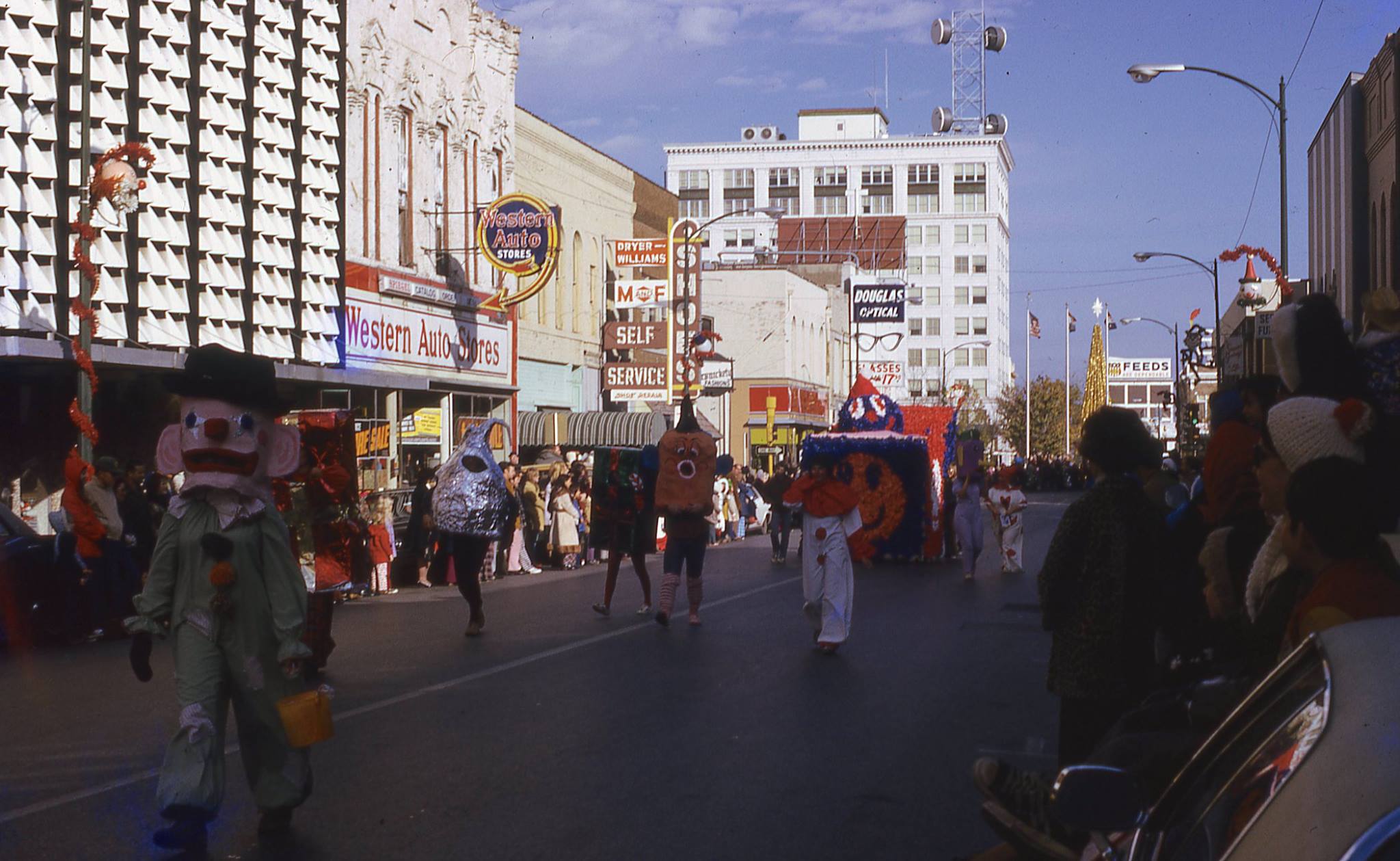 1973_Xmas_Parade.jpg