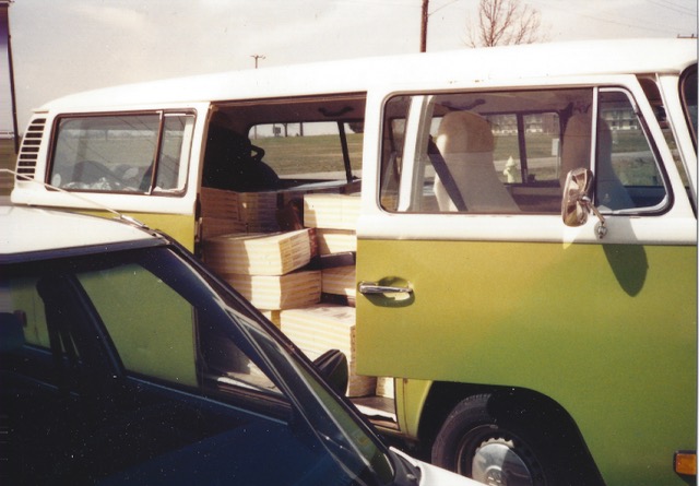 1977_VW_Bus_02.jpeg