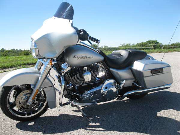 2009_harley_davidson_flhx_street_glide_5620055421803458689.jpg