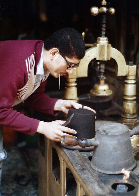 2013-11-29-CairotarboushmakerAbuFadil.jpg