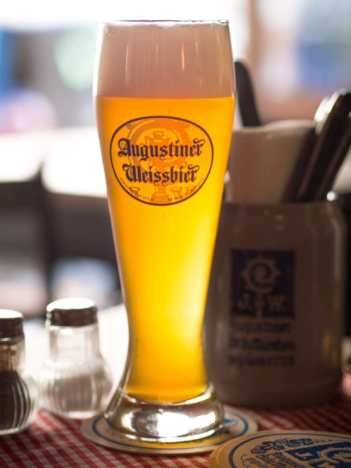 2013_Augustiner_Weissbier_Munich_pub.jpg