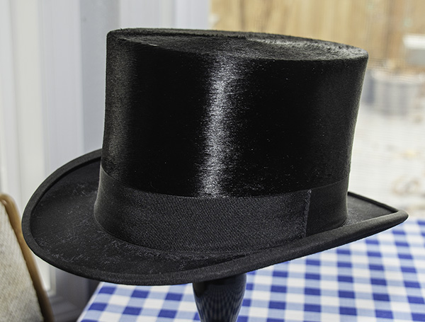 7Nov19 P&C Top Hat detail 600x.jpg