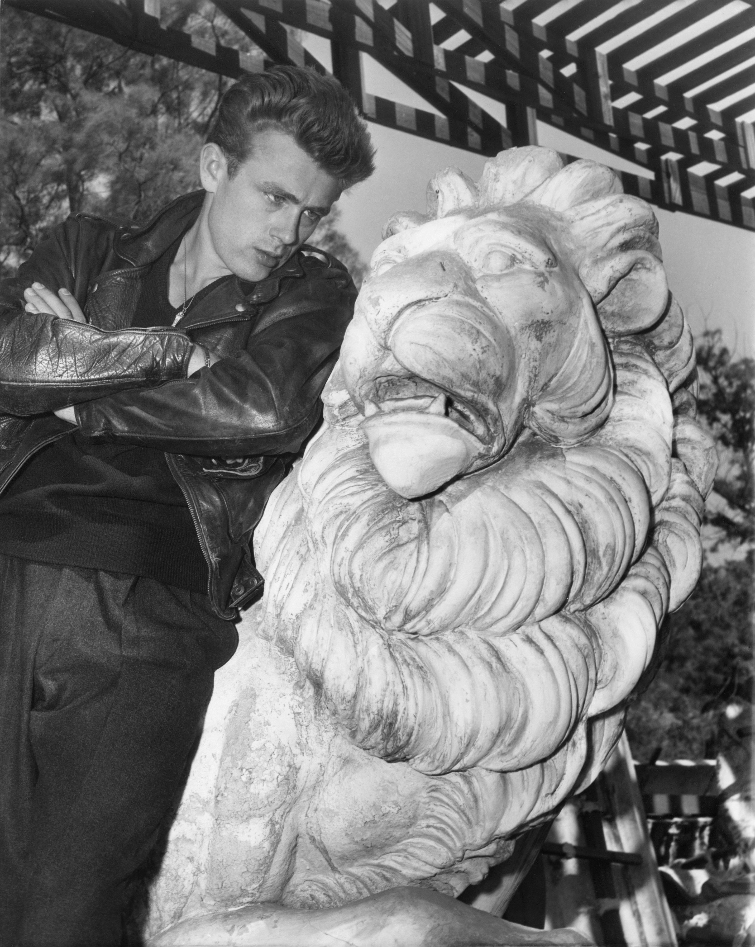 actor-james-dean-poses-for-a-photo-on-the-set-of-the-warner-news-photo-1573155579.jpg