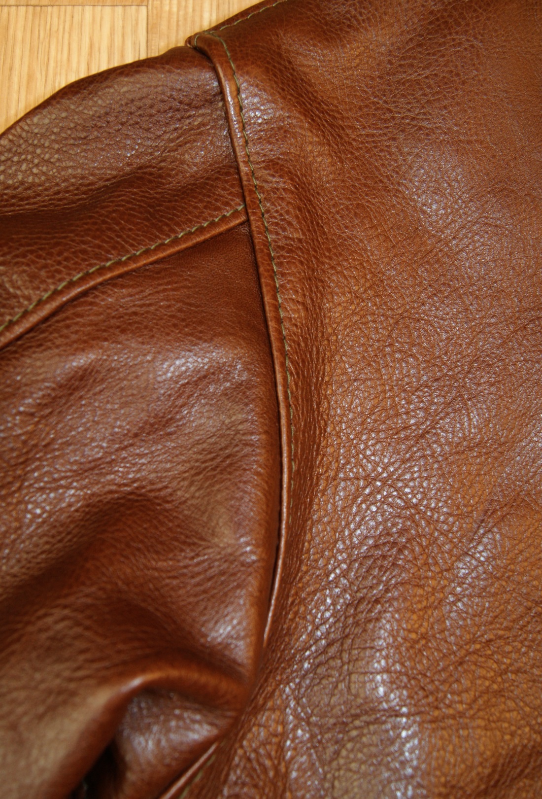 Aero 15142 A-2 Russet Vicenza Horsehide UD4 shoulder grain.jpg