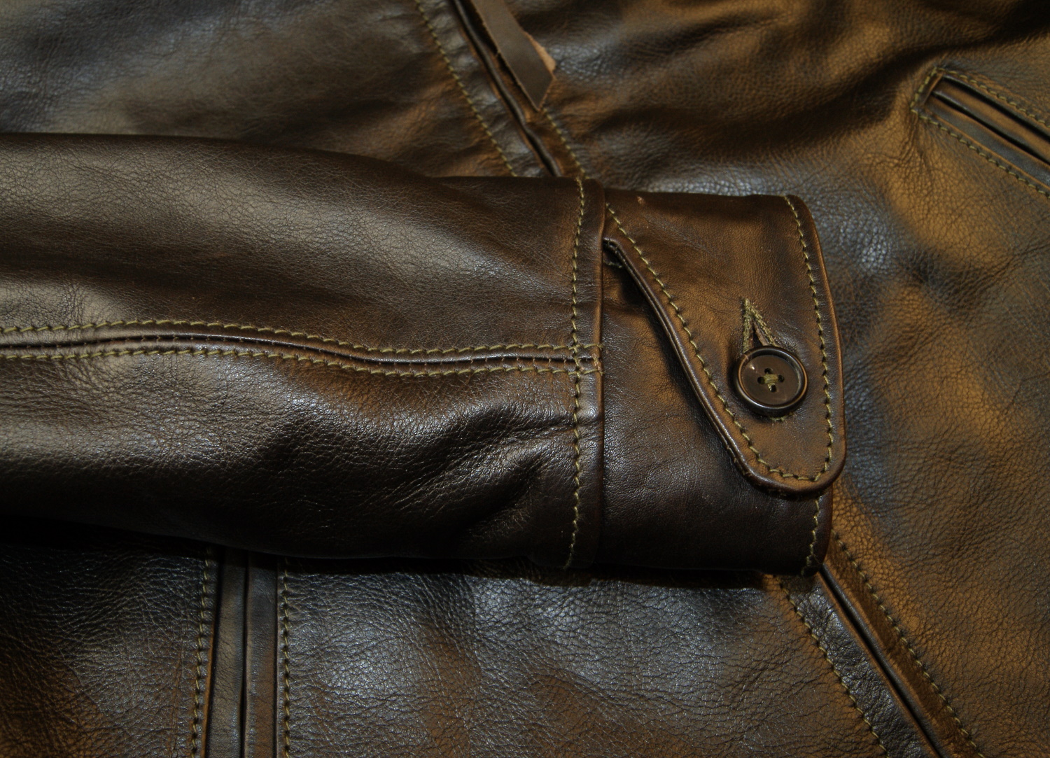 Aero 1920s Original Hercules Blackened Brown Vicenza Horsehide SUV1 button cuff.jpg