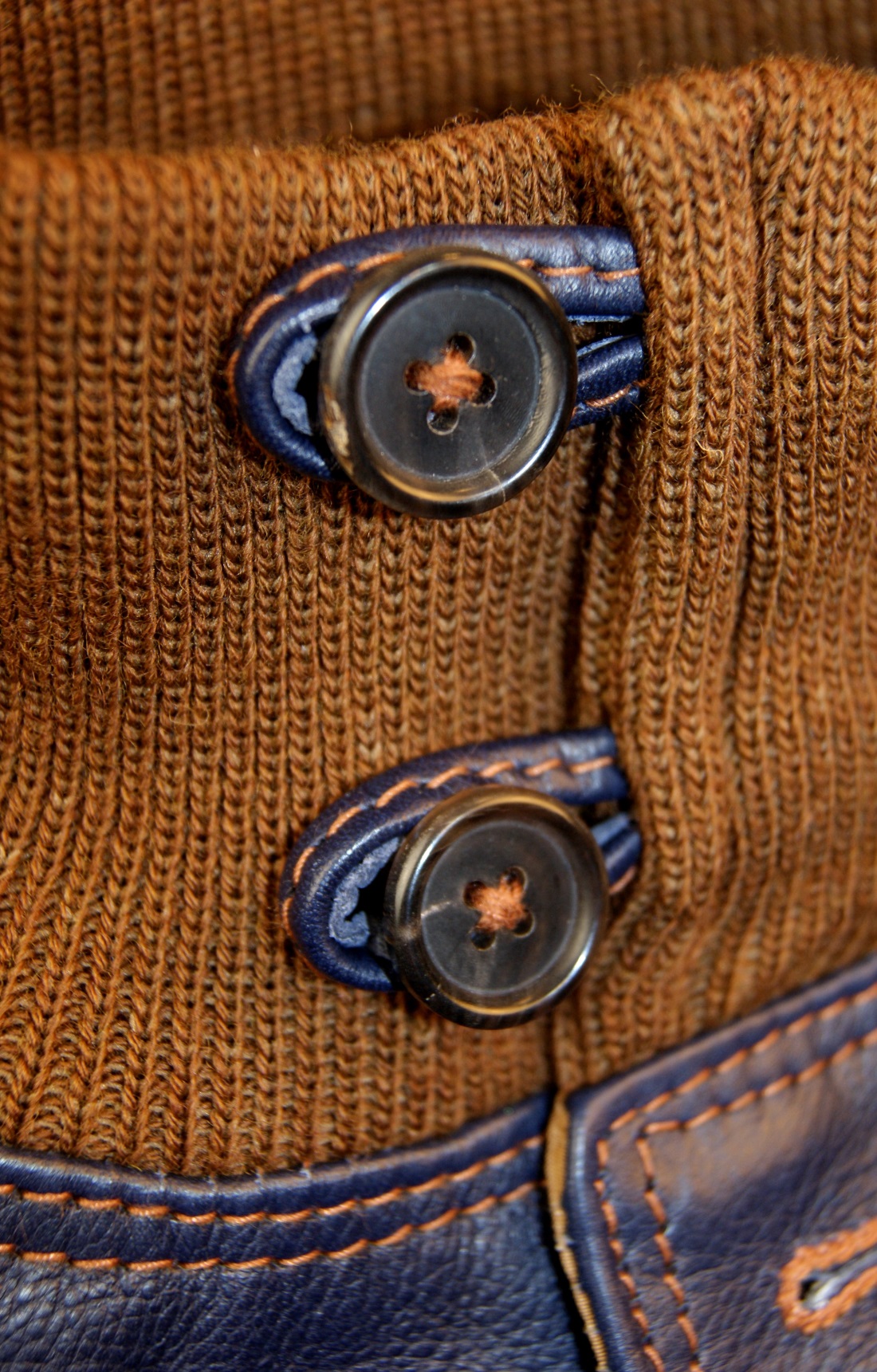 Aero A-1 Blue Vicenza Horsehide GVQ8 collar buttons.jpg