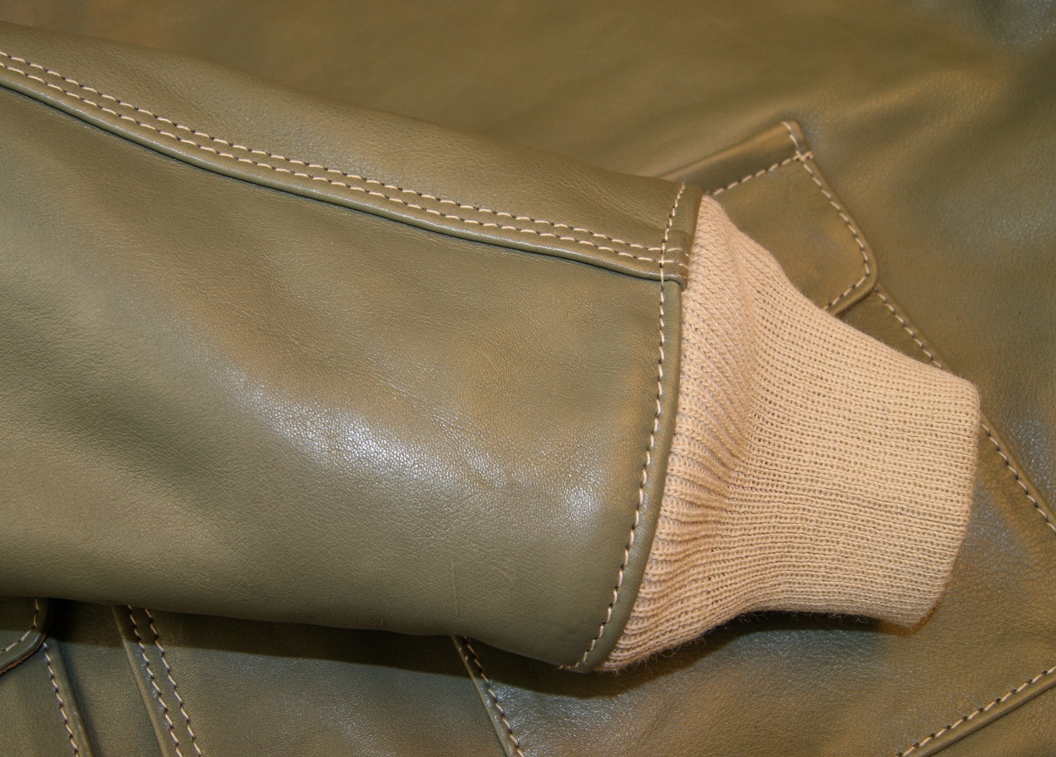 Aero A-1 Olive Vicenza Horsehide 9QC sleeve knit.jpg