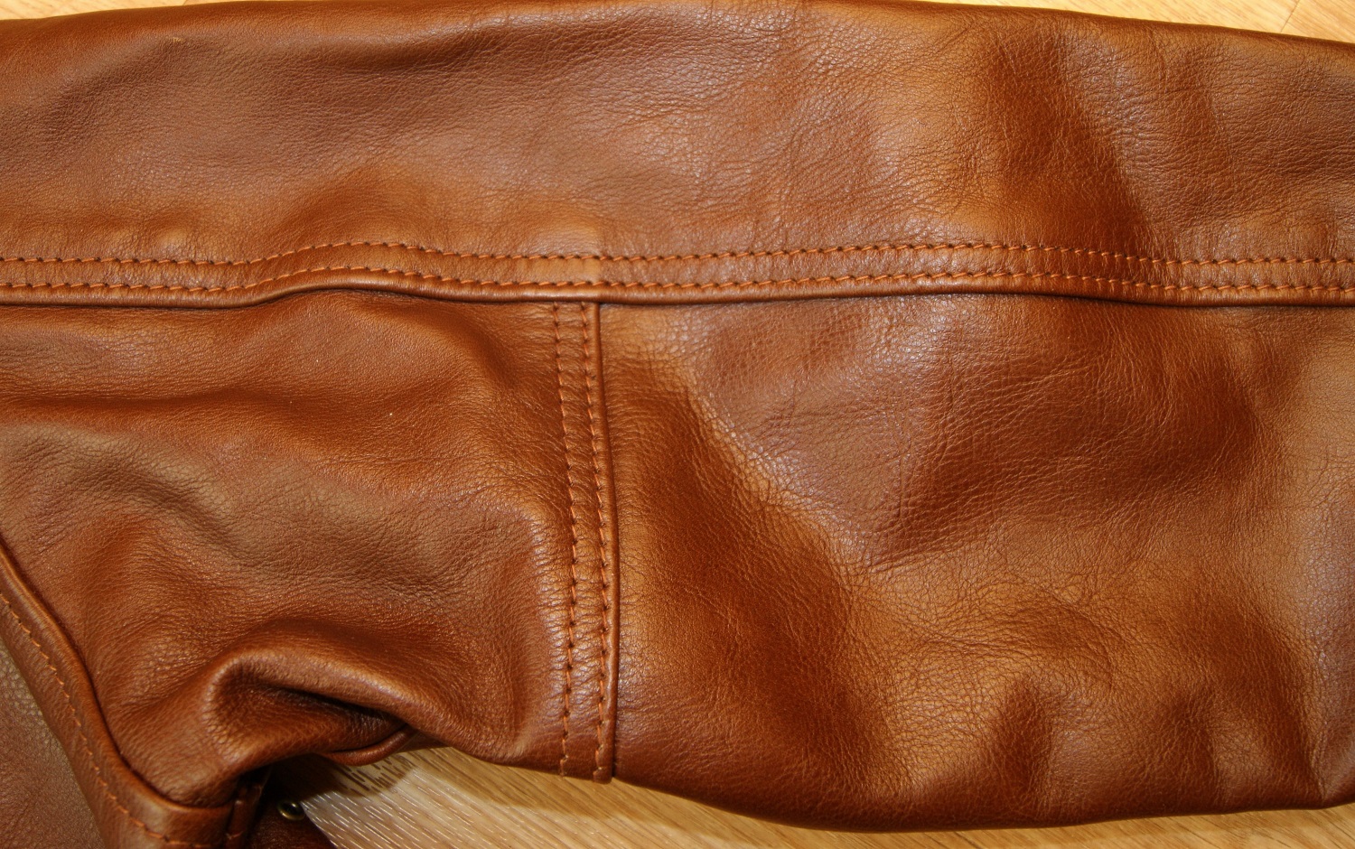 Aero A-1 Russet Vicenza Horsehide LER1 back of sleeve grain.jpg