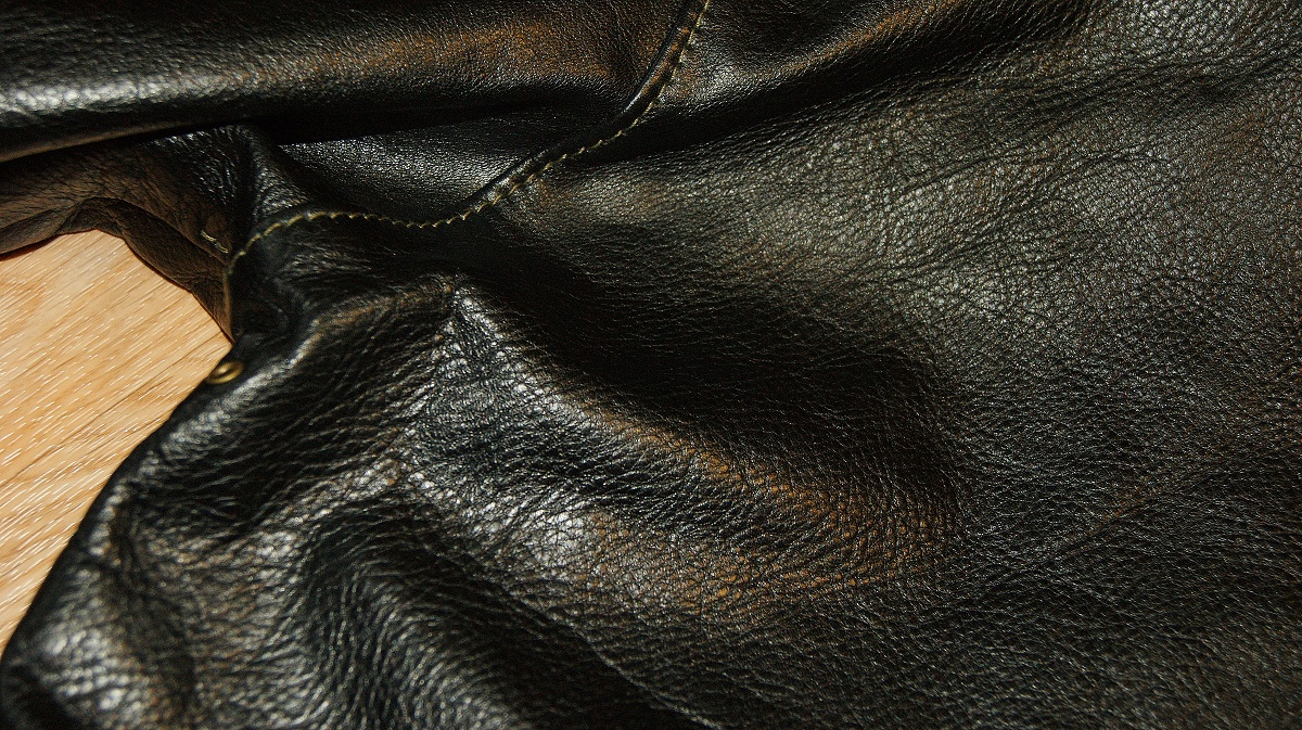 Aero A-2 Black Vicenza Horsehide back grain.jpg