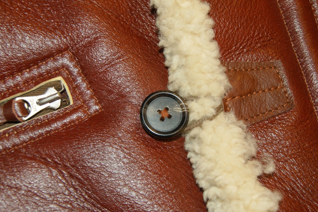 Aero B-7 Redskin Shearling button.jpg