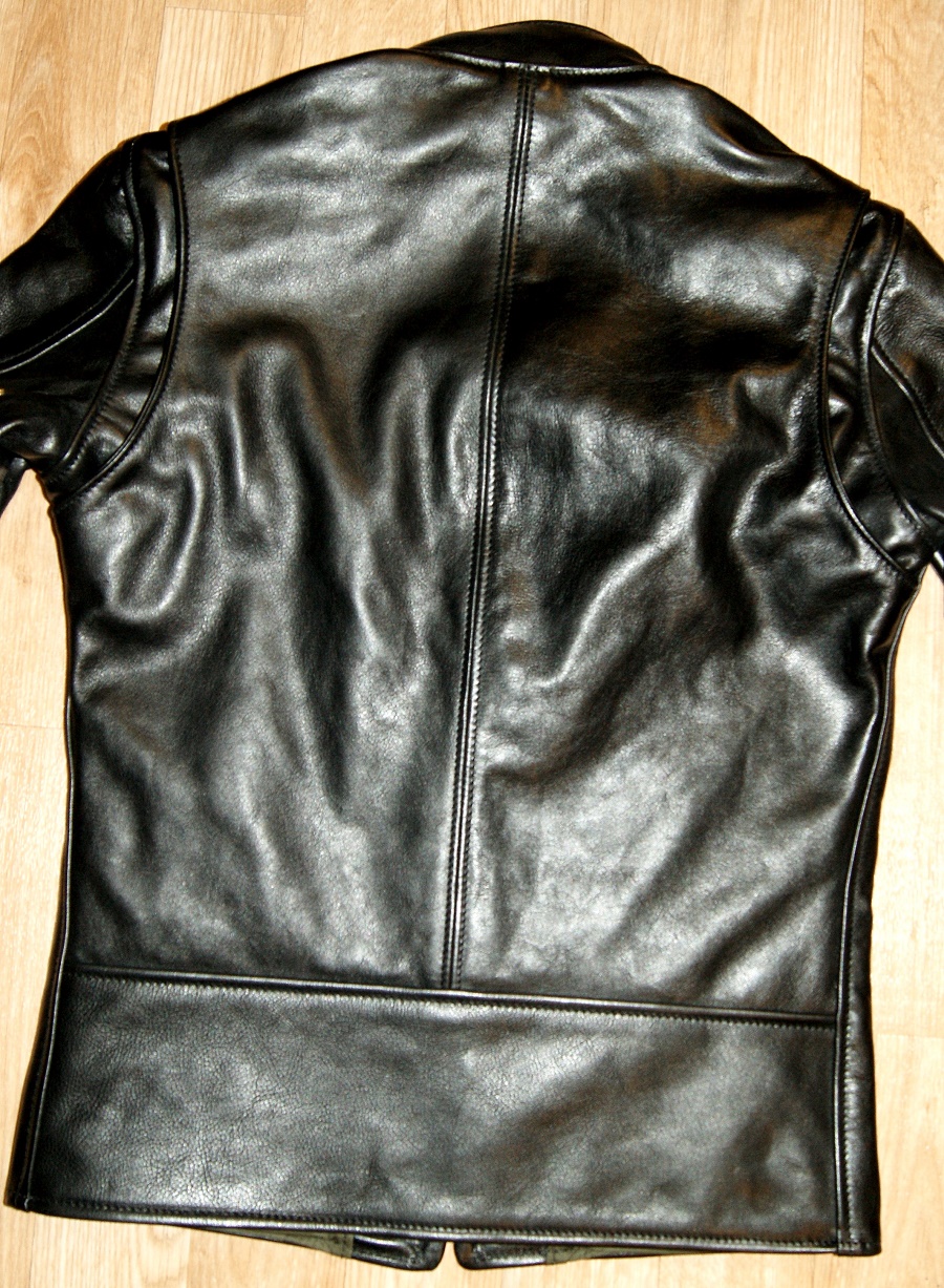 Aero Board Racer Black Vicenza Horsehide 29 back shoulder gussets smaller.jpg