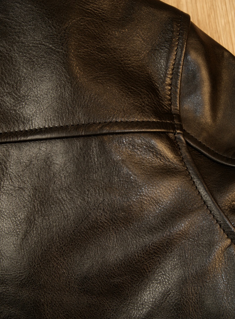 Aero Board Racer Black Vicenza Horsehide AL2 shoulder grain.jpg