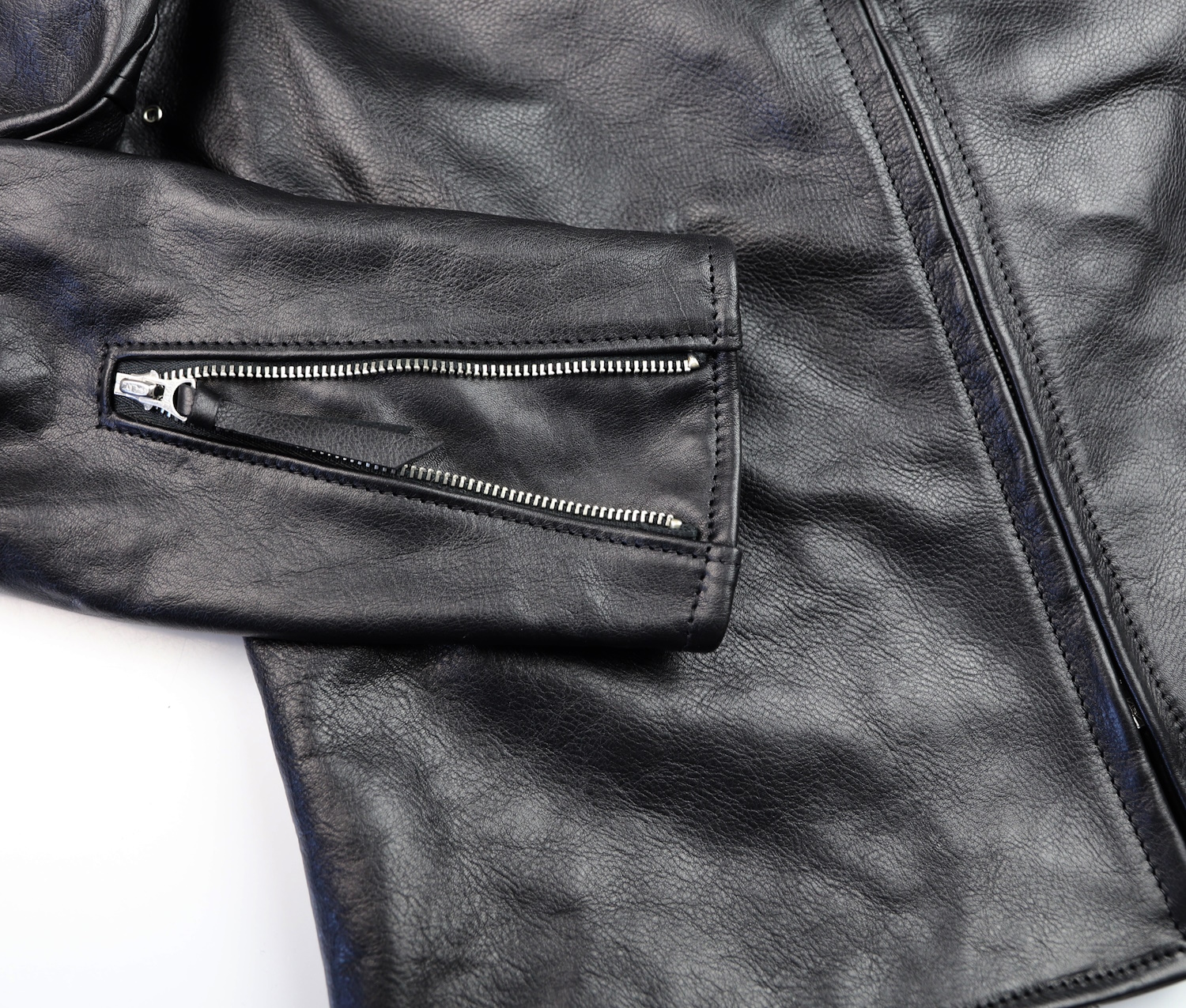 Aero Board Racer Black Vicenza Horsehide JB3 sleeve zipper.jpg