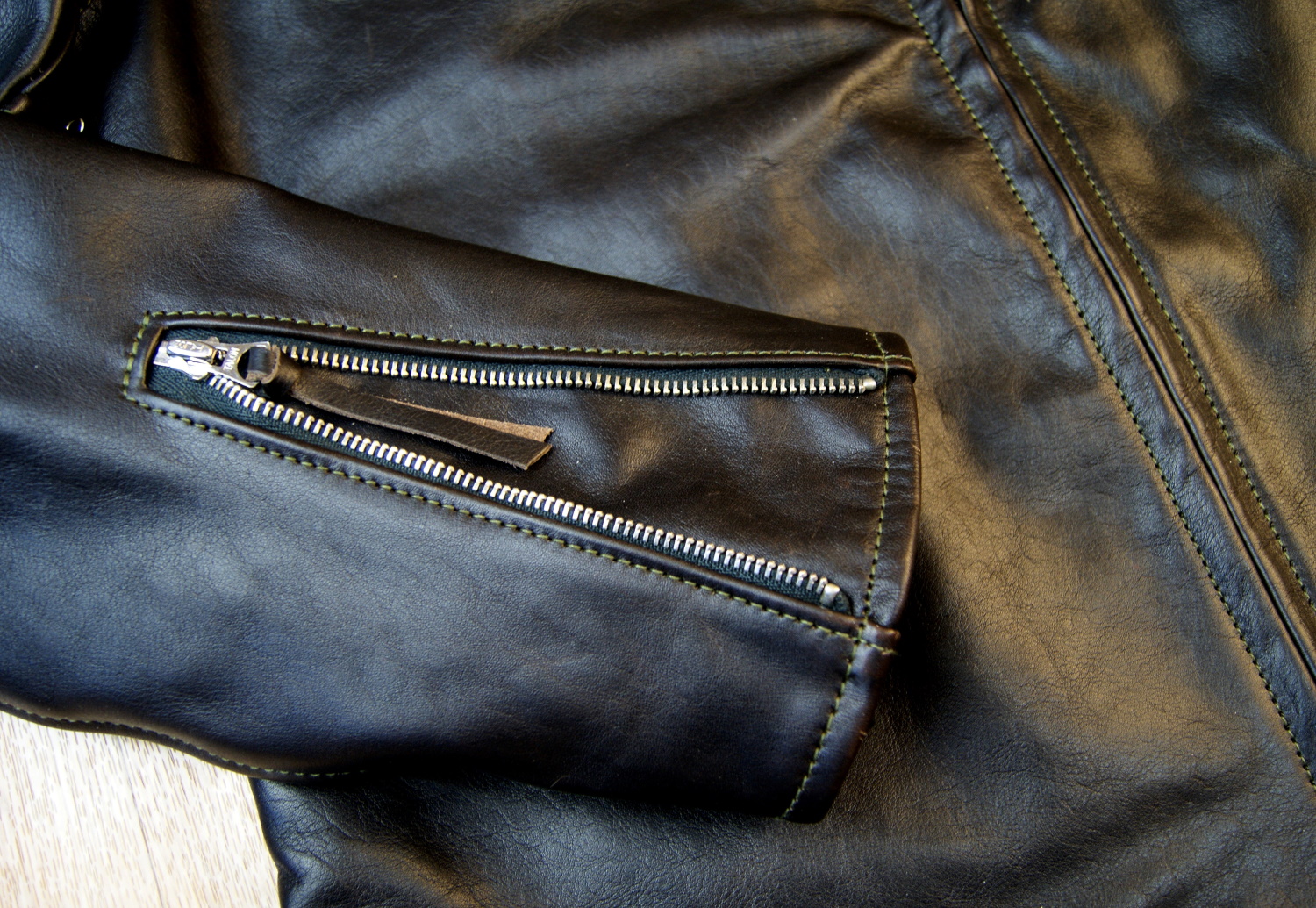 Aero Board Racer Blackened Brown Vicenza Horsehide WGB sleeve zipper.jpg