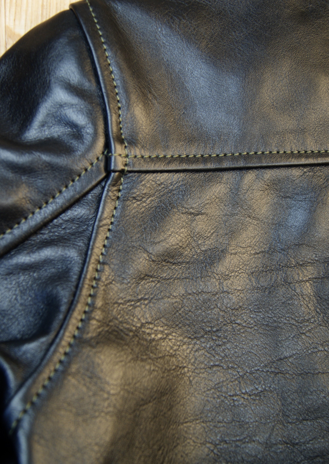 Aero Board Racer Blackened Brown Vicenza Horsehide ZSL shoulder seam.jpg