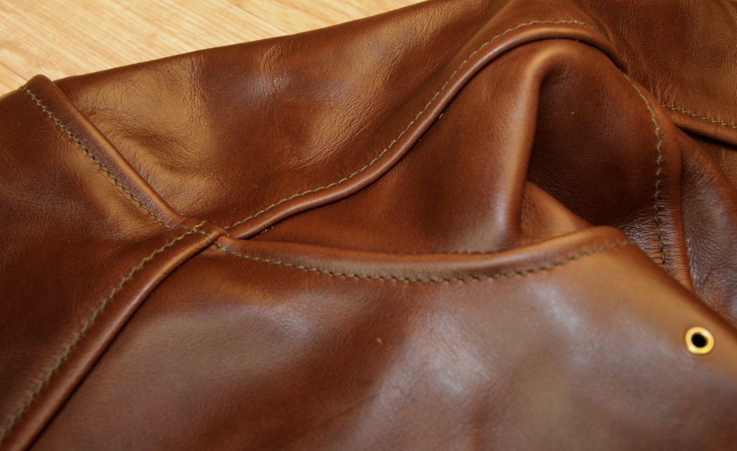 Aero Board Racer Brown CXL Steerhide HB2 sleeve seams.jpg