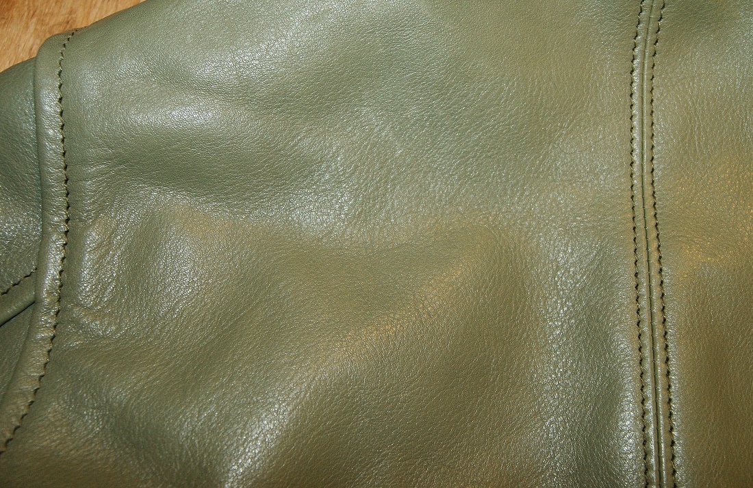 Aero Board Racer Olive Vicenza Horsehide shoulder grain.jpg