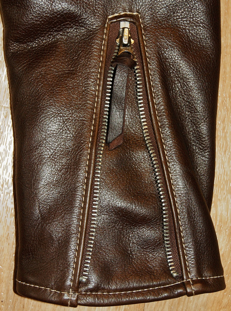 Aero Board Racer Seal Vicenza Horsehide sleeve zip.jpg