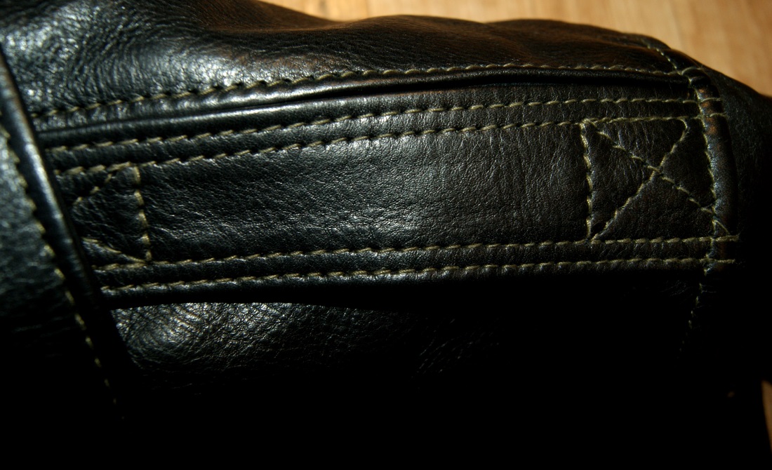 Aero Bronco A-2 Black Vicenza Horsehide FD2 size 40 epaulet.jpg