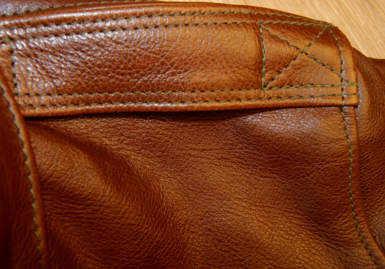 Aero Bronco A-2 Russet Vicenza Horsehide DN61 epaulet.jpg