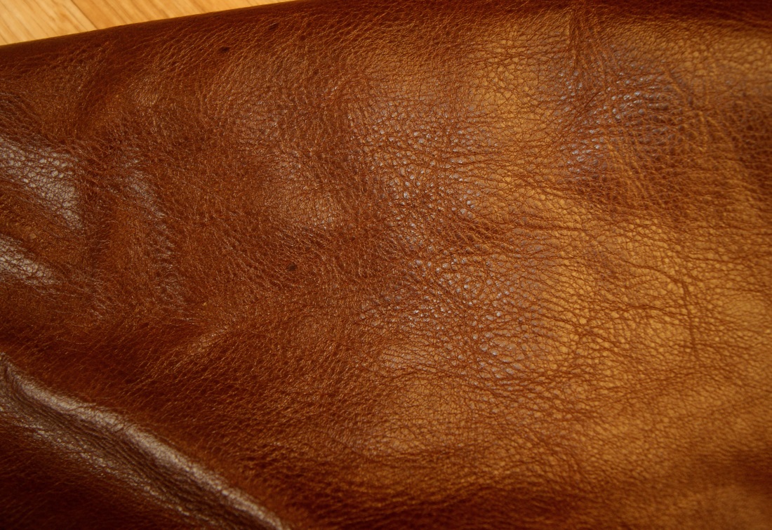 Aero Bronco A-2 Russet Vicenza Horsehide QL2 sleeve grain.jpg