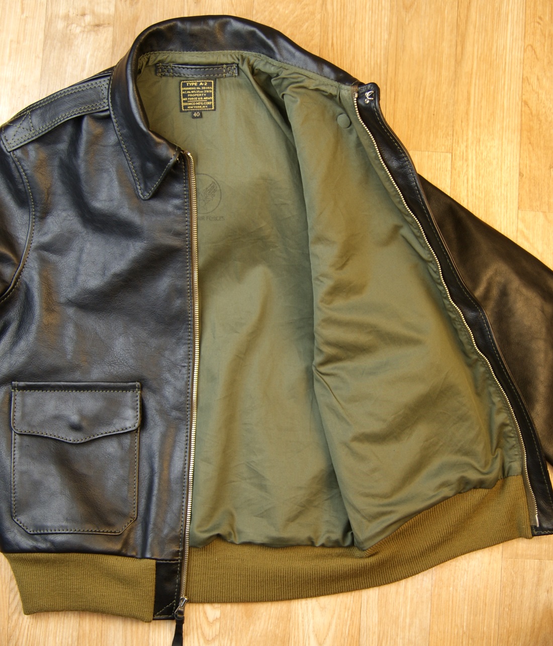 Aero Bronco Black Vicenza Horsehide SV19 olive lining.jpg