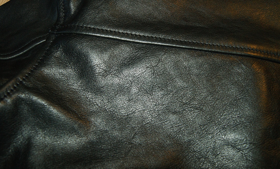 Aero Buco Board Racer Black Vicenza Horsehide shoulder grain.jpg