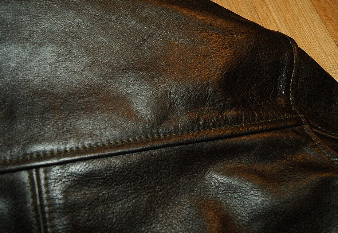 Aero Buco Board Racer Dark Seal Vicenza Horsehide back yoke.jpg