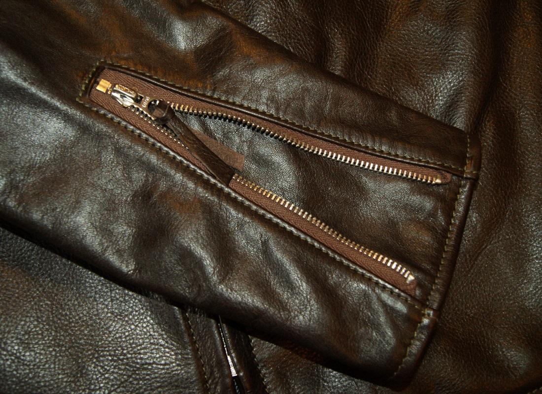 Aero Buco Board Racer Dark Seal Vicenza Horsehide GA5 sleeve zip.jpg