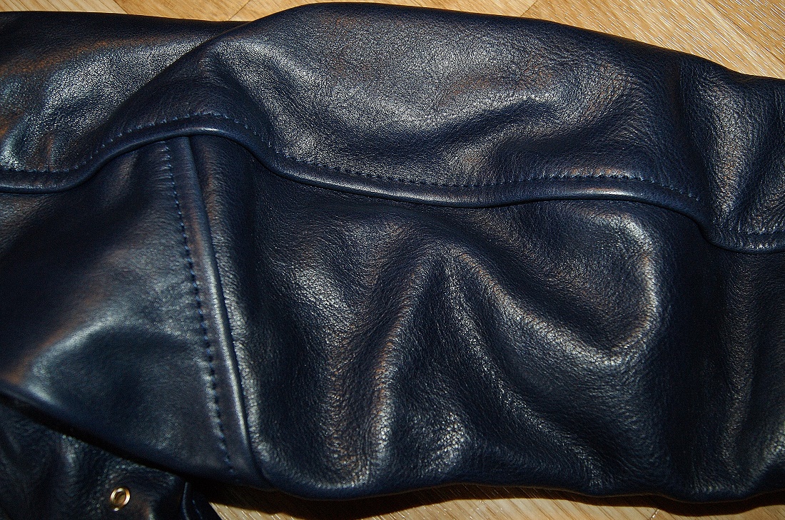 Aero Buco Board Racer in Blue Vicenza Horsehide sleeve grain.jpg