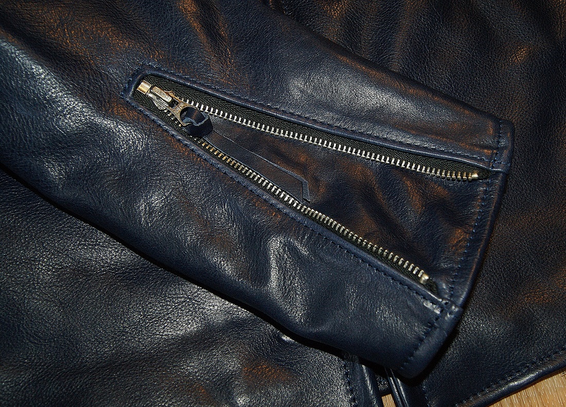 Aero Buco Board Racer in Blue Vicenza Horsehide sleeve zipper.jpg