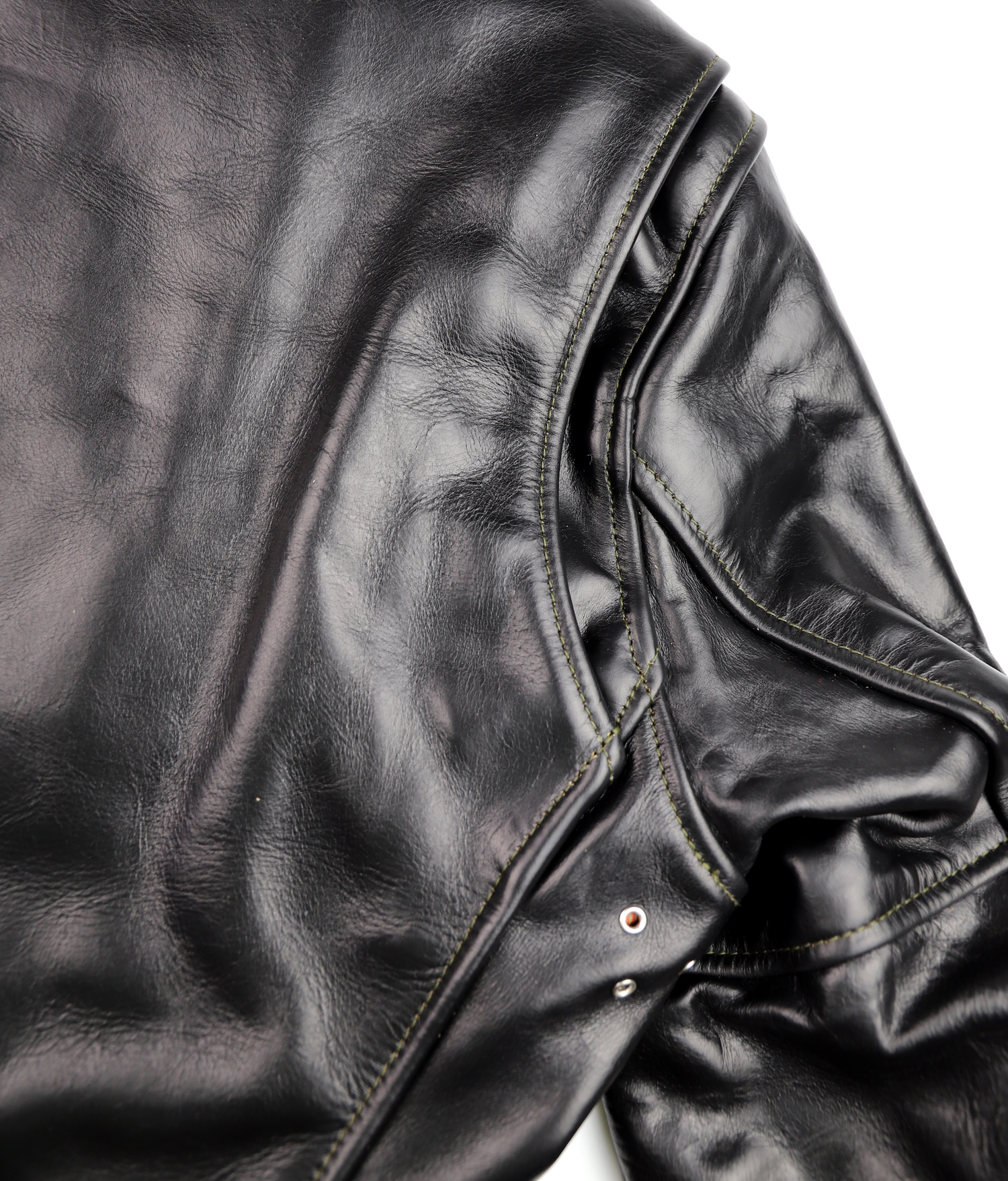 Aero Cafe Racer Black CXL Steerhide J3N shoulder.jpg