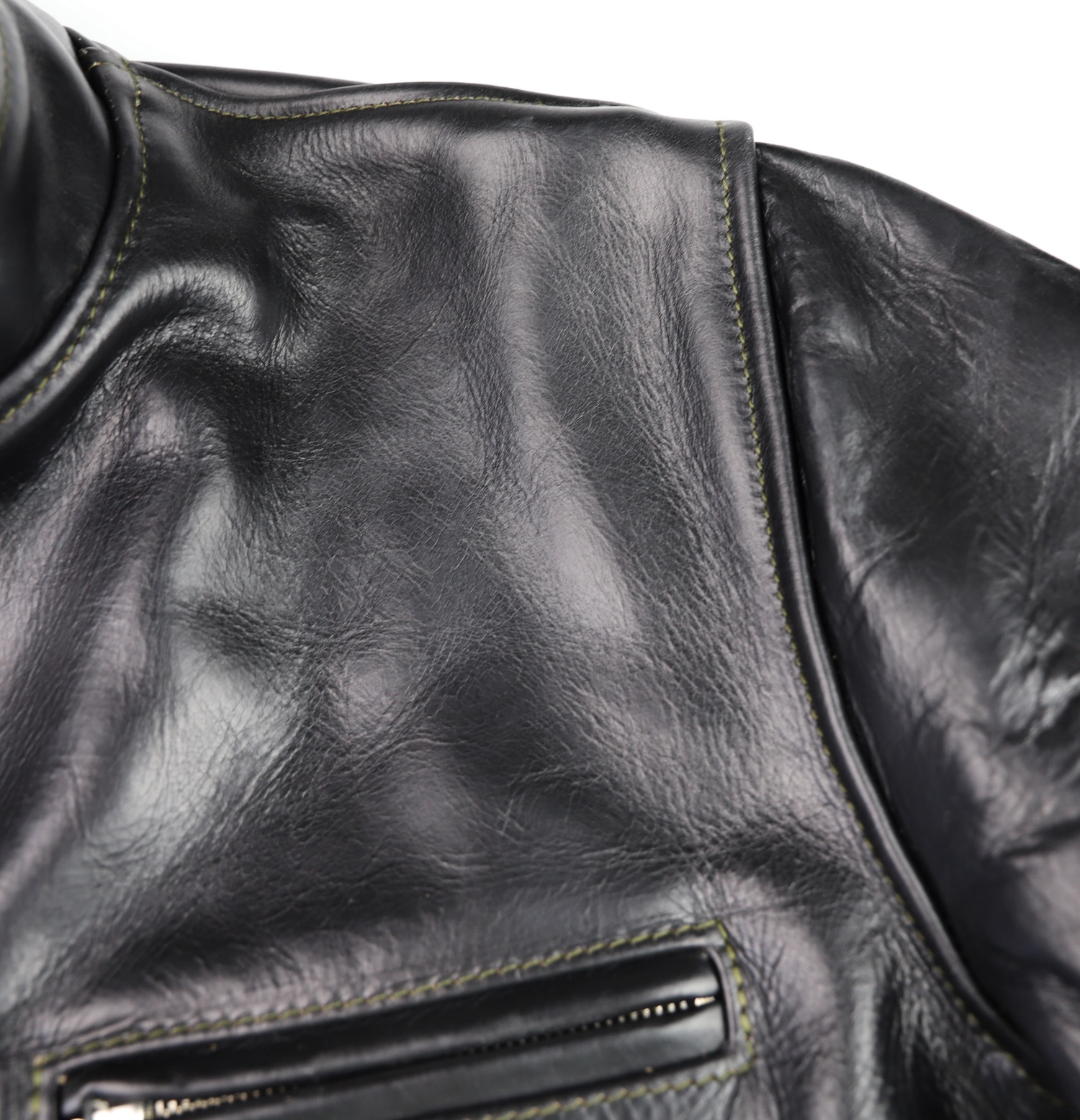 Aero Cafe Racer Black CXL Steerhide Y5C shoulder grain.jpg