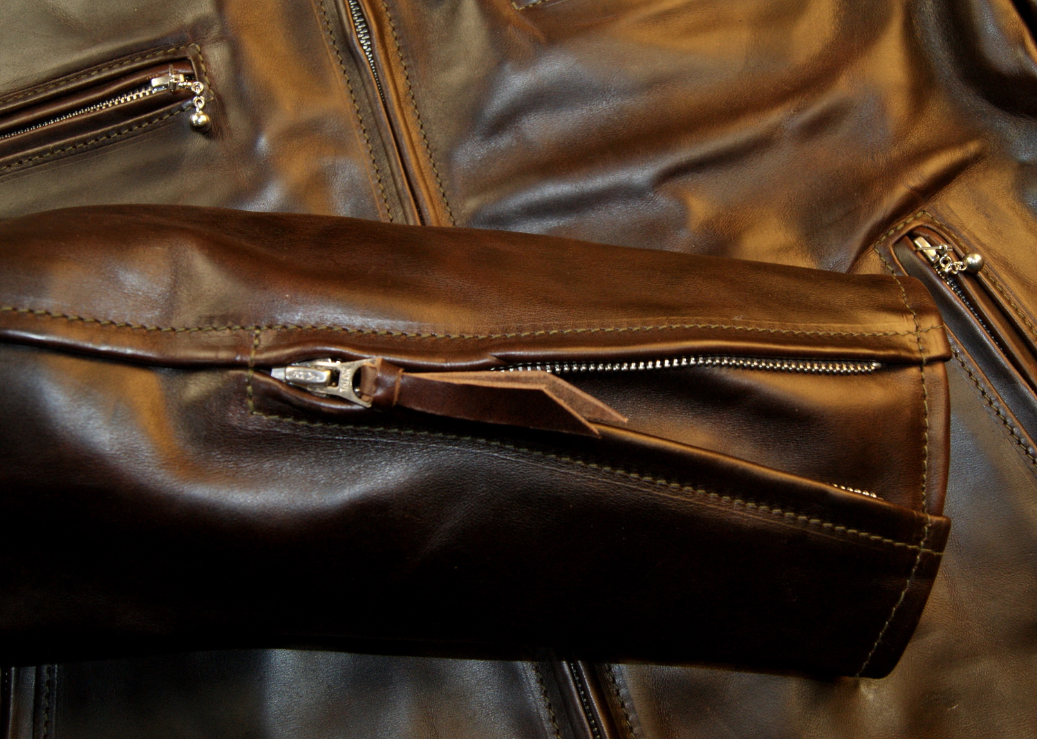 Aero Cafe Racer Brown CXL FQHH TCJ sleeve zipper.jpg