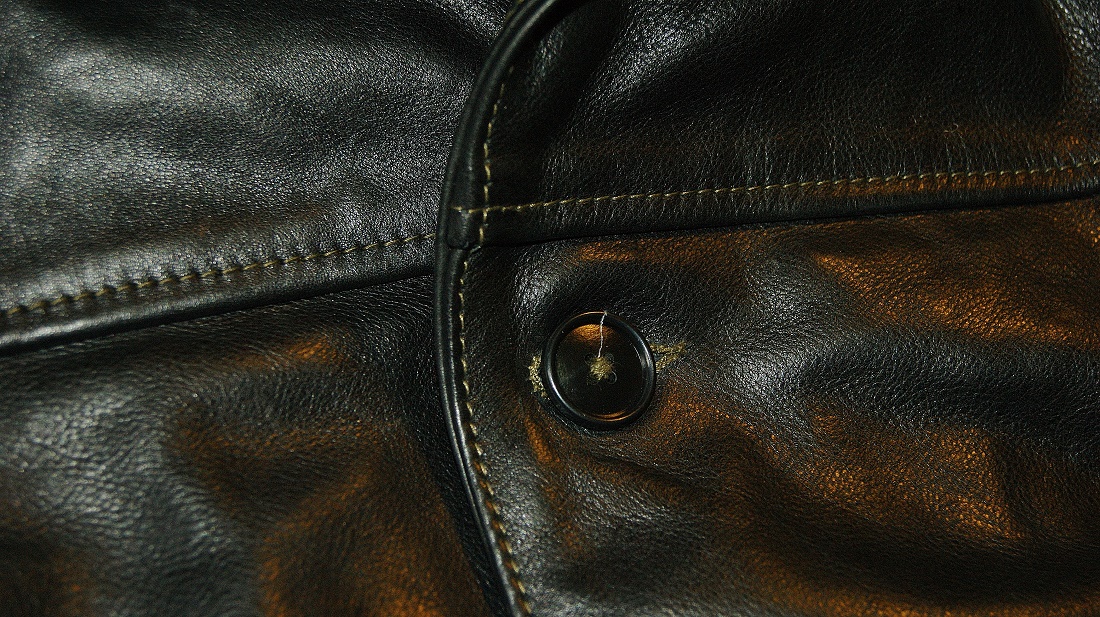 Aero Cheyenne Black Vicenza Horsehide yoke front.jpg