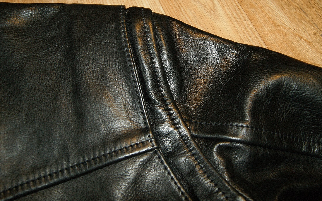 Aero Highwayman Black Vicenza Horsehide shoulder gusseta.jpg