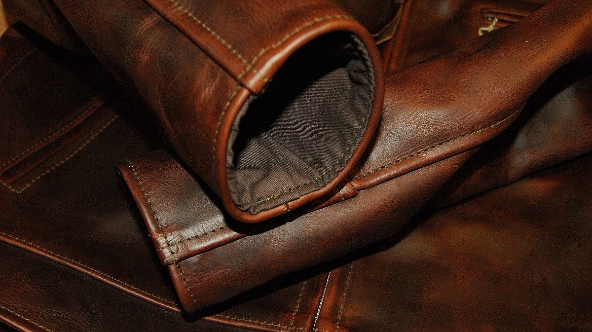 Aero Highwayman Brown CXL Steerhide 44 cuffs.jpg