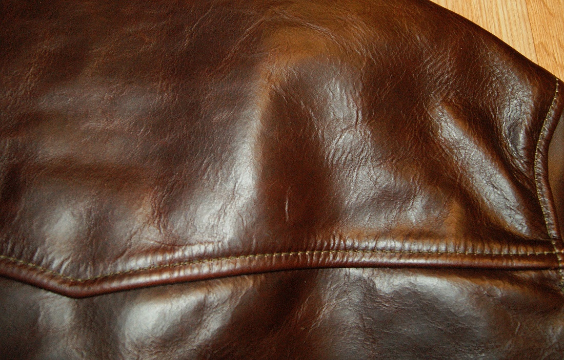 Aero Highwayman CXL Brown Steerhide yoke grain.jpg