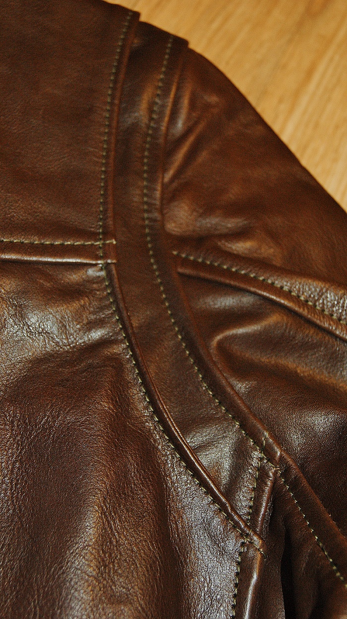 Aero Highwayman Seal Vicenza Horsehide shoudler gusset.jpg