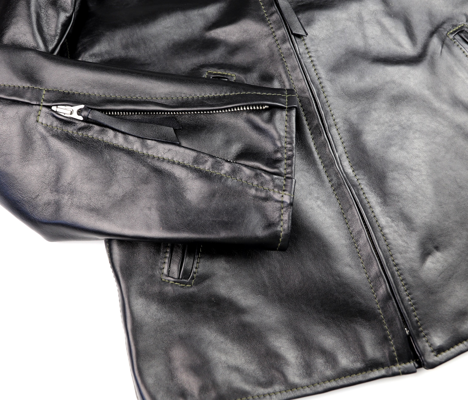 Aero Hooch Hauler Black Pinnacle Horsehide sleeve zipper.jpg