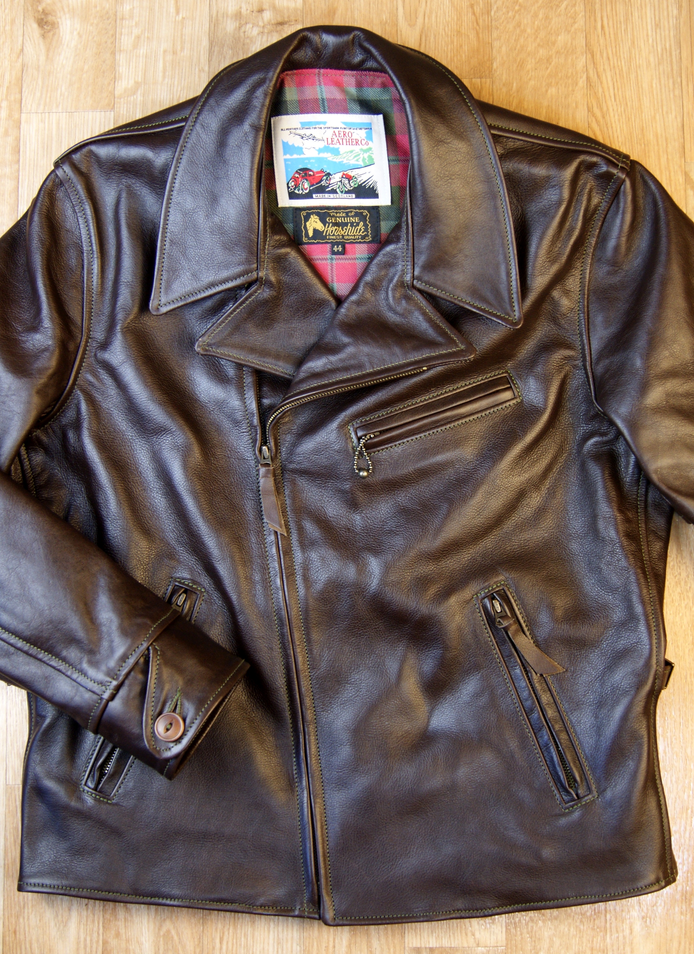 Aero Hooch Hauler Dark Seal Vicenza Horsehide 7JS front.jpg